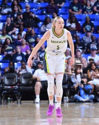 WNBA新秀状元佩奇首季数据亮眼：场均19.1分5.3助攻，单场44分创赛季联盟最高纪录