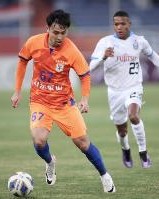 媒体人：泰山队今天从长春回到济南，吴兴涵大概率踢不了深圳