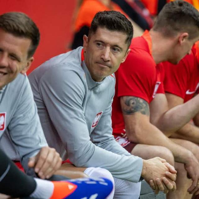 1719018370746086656.jpg szczesny-lewandowski.jpg